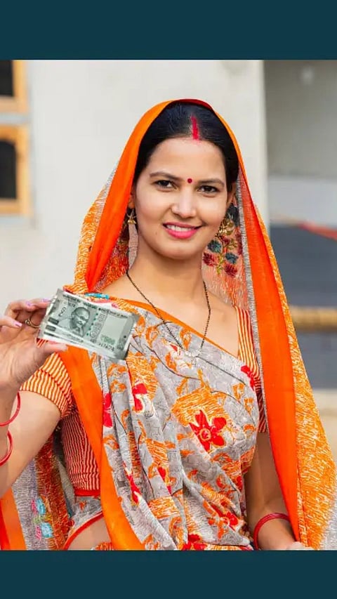 Ladki Bahin Yojana : बहिणींनो 'E-kyc'ची चिंता मिटणार; 1 कोटी महिलांना फायदा! निवडणुका होईपर्यंतची डेडलाईन? 