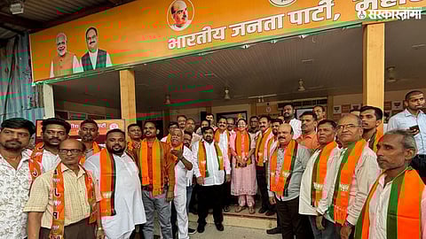 Former BVA corporators and leaders join BJP in Mumbai in presence of MLA Sneha Dubey Pandit and BJP state president Ravindra Chavan.


