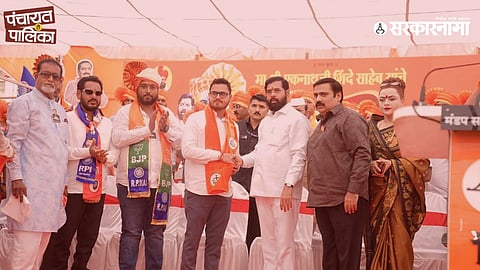 Darshan Aaher joins Shiv Sena