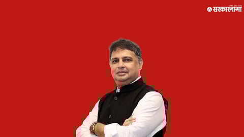 Manoj Pradhan addressing the media after alleging voter fraud against MLA Serious in the Thane municipal election.