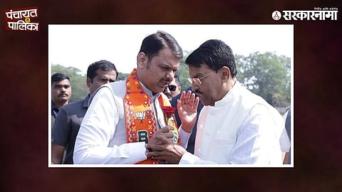 Jaydatta Kshirsagar seen interacting with CM Devendra Fadnavis during Beed visit amid BJP entry speculation.