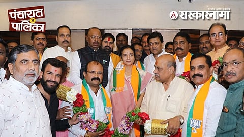 Congress leader : "काँग्रेसला 'झिरो' करण्याचा विडा! अशोक चव्हाणांनी थेट 'हुकमी एक्का'च फोडला; भाजपच्या खेळीने राजकीय वर्तुळात खळबळ."