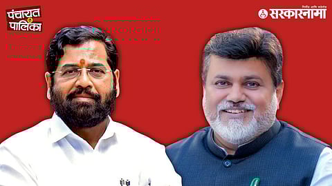 Shiv Sena leaders distribute AB forms to candidates in Pune amid uncertainty over BJP–Shiv Sena alliance ahead of Pune Municipal Corporation elections.