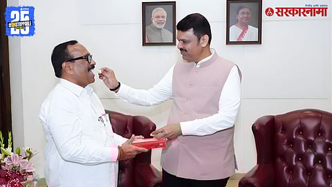 Chief Minister Devendra Fadnavis felicitates minister Atul Save after BJP secured a historic majority in Chhatrapati Sambhajinagar Municipal Corporation, ending Shiv Sena’s long dominance.