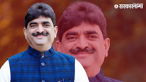 Police officials investigating an unclaimed bag found at BJP MLC Sanjay Kenekar’s contact office in Kranti Chowk, Chhatrapati Sambhaji Nagar.