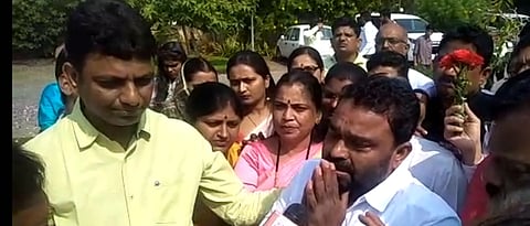 Chagan Bhujbal Supporter Dilip Khaire Cried During Celebration