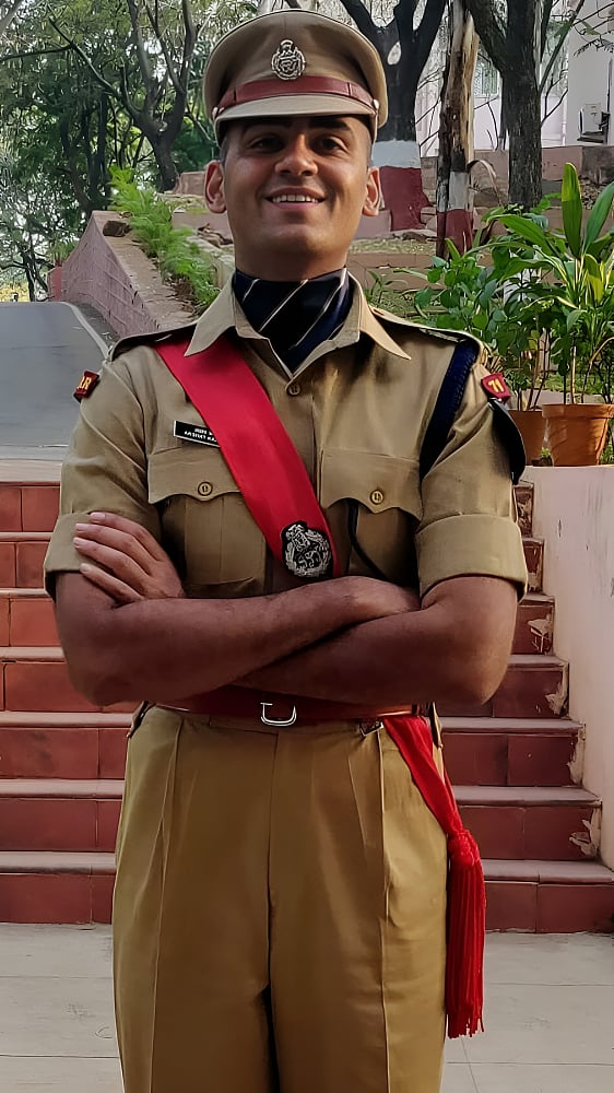 IPS Akshat Kaushal अवघ्या 17 दिवसांच्या तयारीनंतर IPS झाला 'हा' तरुण