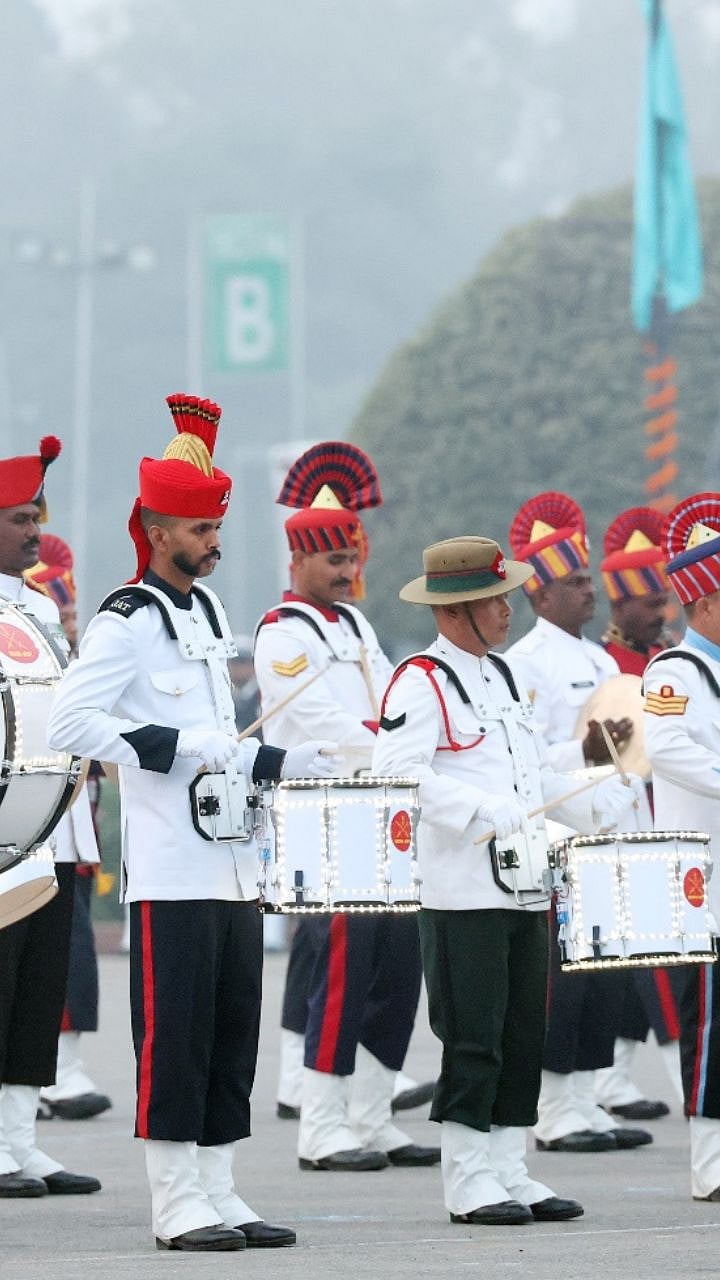 Beating Retreat: लष्कराचे 'बीटिंग रिट्रीट सेरेमनी' तुम्हाला माहीत आहे ...