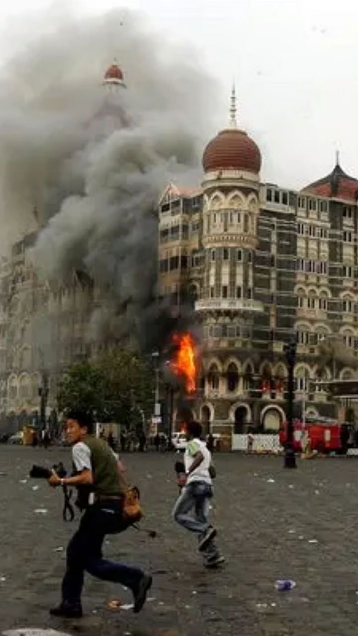 26 11 Mumbai attack story मुंबईतील 26 11च्या दहशतवादी हल्ल्यावर आधारित ...