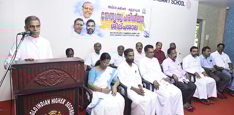 കണ്ണൂർ രുപത അൽമായ കൺവൻഷൻ കണ്ണൂർ രുപത വികാരി ജനറൽ മോൺ. ക്ലാരൻസ് പാലിയത്ത് ഉദ്ഘാടനം ചെയ്യുന്നു.