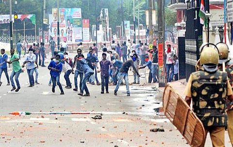 കേരളസമൂഹത്തെ ബാധിച്ചിരിക്കുന്ന അര്‍ബുദങ്ങള്‍