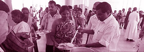 പ്രളയബാധിതര്‍ക്ക് സഹായഹസ്തം