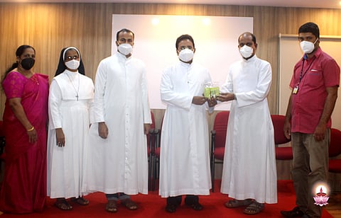 കോവിഡ് പ്രതിരോധത്തിന് ആയുര്‍വ്വേദ കിറ്റുകളുമായി കോട്ടയം സോഷ്യല്‍ സര്‍വ്വീസ് സൊസൈറ്റി
