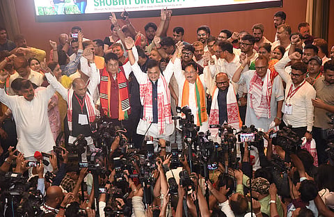অসমত বিজেপিৰ বৃহৎ জয় : বিৰোধী দলৰ শোচনীয় পৰাজয় 