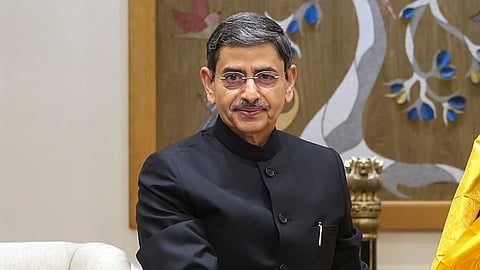 নতুন চৰকাৰ গঠনৰ পূৰ্বে ৰাজ্যপালৰ দ্বাৰা ভংগ বংগ বিধানসভা