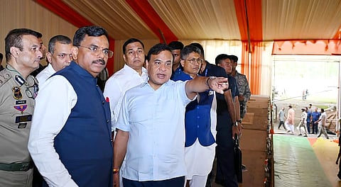 হিমন্ত বিশ্ব শৰ্মাই আজি দ্বিতীয়বাৰৰ বাবে অসমৰ মুখ্যমন্ত্ৰী হিচাপে শপত ল’ব 