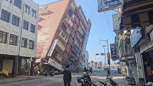 Taiwan Hit By "Strongest Earthquake In 25 Years", 7 Dead And Over 700 Injured - Vimarsana News