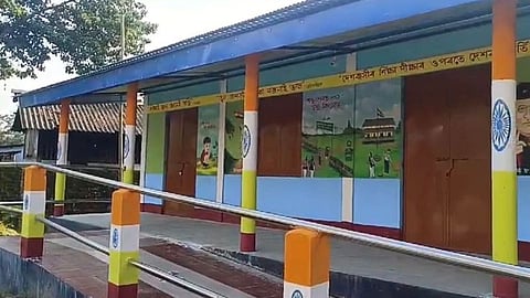 Assam School Criticized for Displaying Incorrect National Flag Colors on Premises