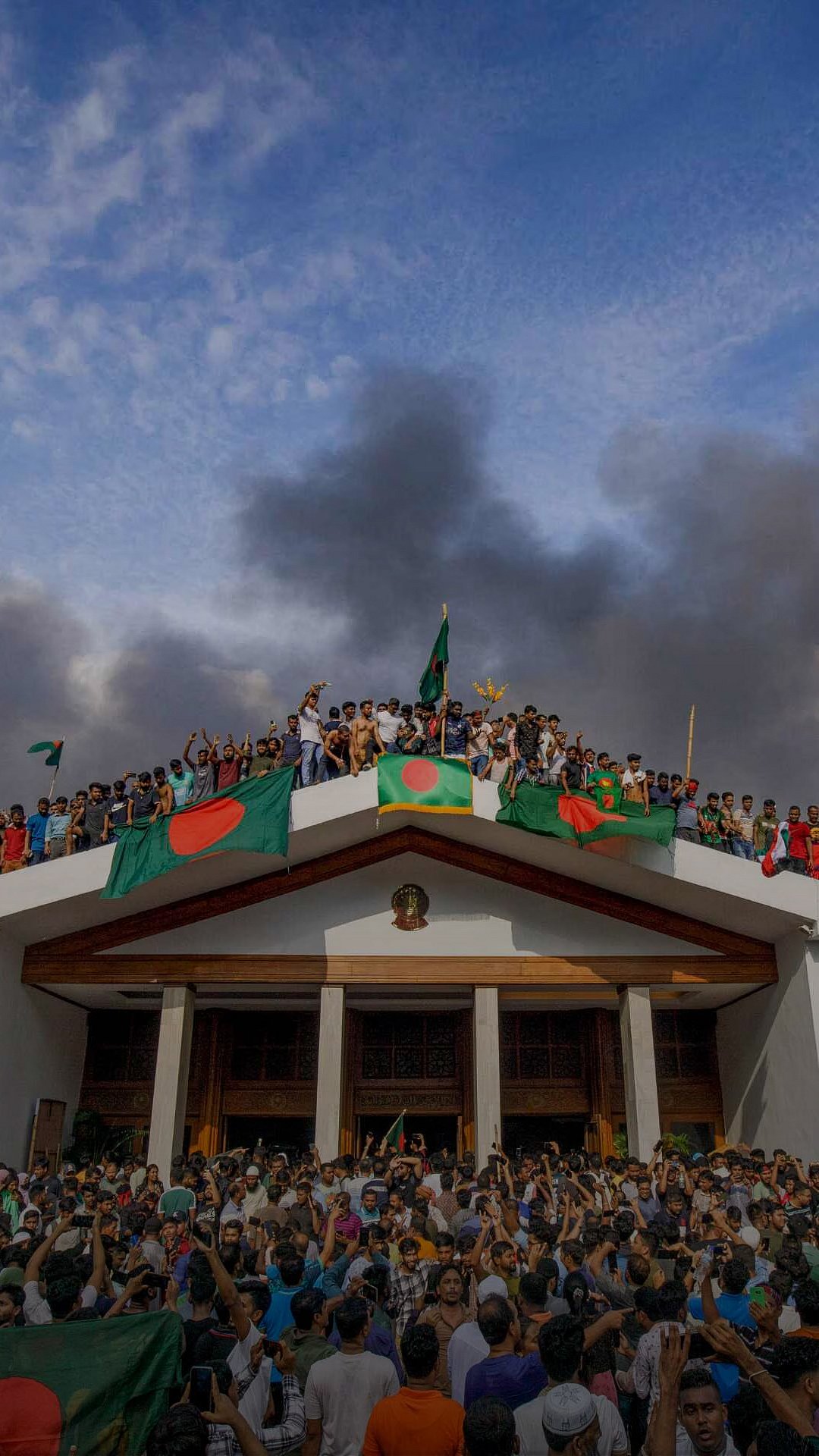 ecies Trapped: The turmoil and repercussions of EWR Ground Stopping