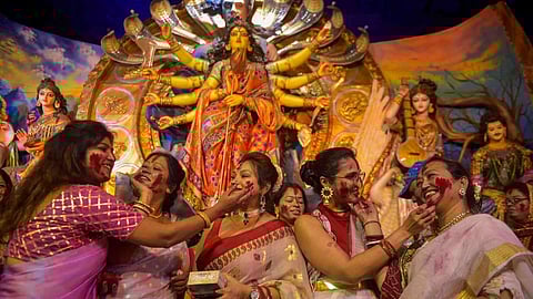 બંગાળ છે કે બાંગ્લાદેશ? વિશ્વકર્મા પૂજાની રજા રદ કરાઈ અને ઈદ પર 2 દિવસની રજા જાહેર થતા ભાજપ ગુસ્સે 1 Bangladesh government announces general holiday for Durga Puja celebration