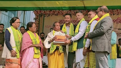 Assam: Late Arun Kumar Ray Honoured With "Brave Silaray Award" In Bongaigaon