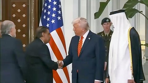Mukesh Ambani meets