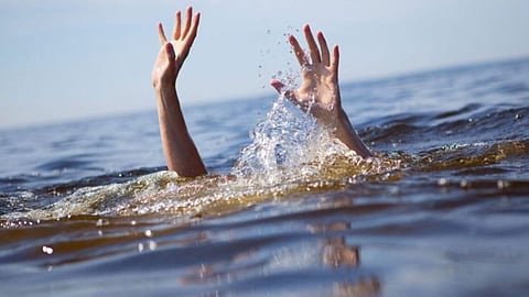 drowns 