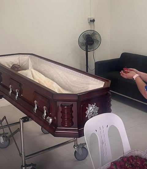 Image of the mortal remains of the Late legendary singer Zubeen Garg in his residence; family paying tribute privately
