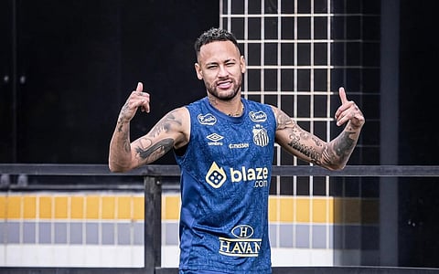 Neymar eyes return after thigh injury