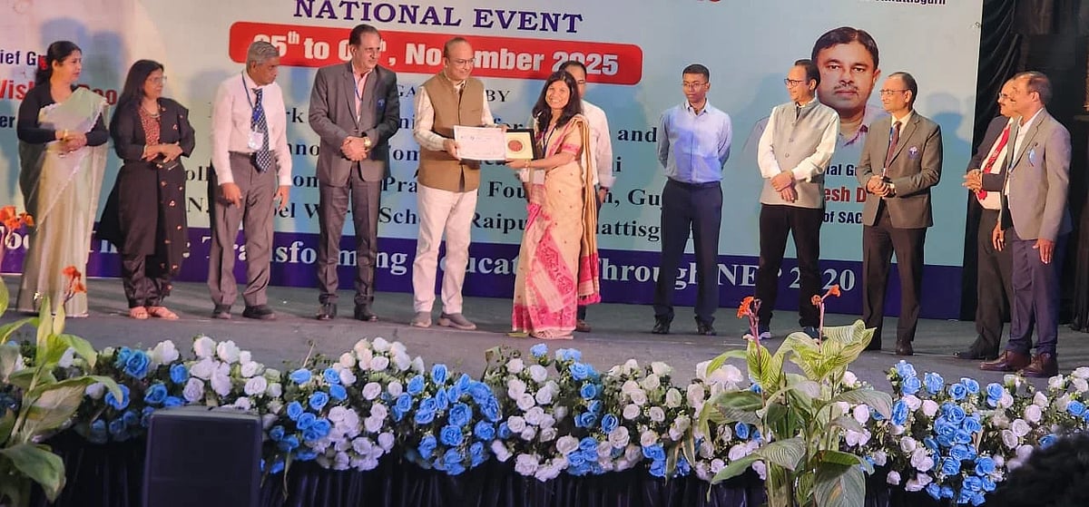 Mohan wins Silver Award at National Teachers’ Science Conference 2025