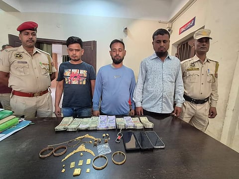Image of the three arrested persons involved in the illegal trade