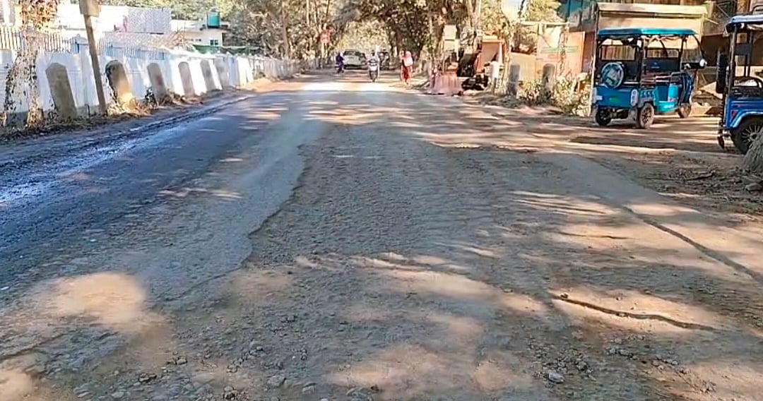Nazira grappling with dust pollution and neglected infrastructure