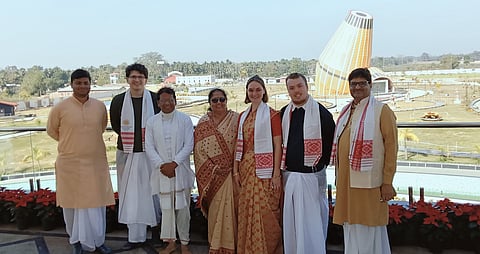 Image of the foreign visitors at Batadrava Cultural Complex (Batadrava Than)