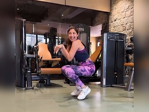 Actress Shilpa Shetty kickstarts the week with some mobility exercises