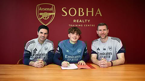 Max Downman signs pre-contract agreement with Arsenal