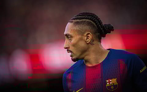 Barcelona's Raphinha sidelined for a week with right leg injury