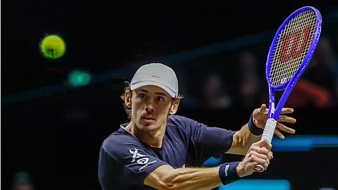 Rotterdam Open: Alex De Minaur scraps past local legend van de Zandschulp