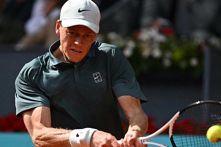 Jannik Sinner Extends Masters 1000 Win Streak, Cruises into Madrid Open Fourth Round; Gauff Rallies to Last 16