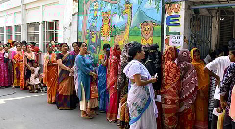 West Bengal Final Phase Polls See Nearly 40% Turnout by 11 AM; High-Stakes Battles Underway
