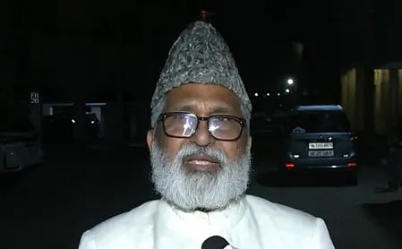 Madrasa Board Chief Backs Yogi Adityanath on Ban Against Namaz on Public Roads, Citing Public Convenience and Islamic Principles