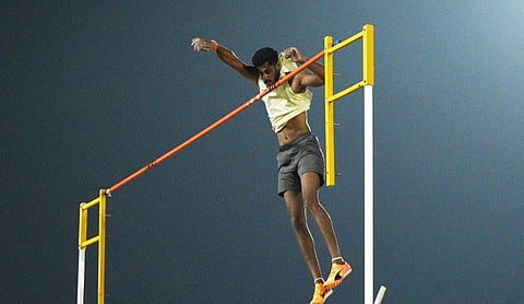  men’s pole vault