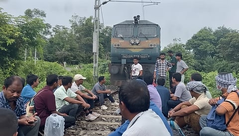 rail and road blockade 