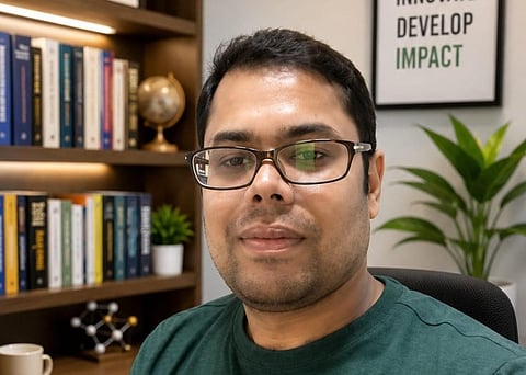 Dr Gautam Das