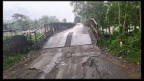 Dilapidated bridge 