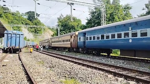 742k

Landslide Disrupts Railway Services on NFR’s Lumding–Badarpur Hill Section
