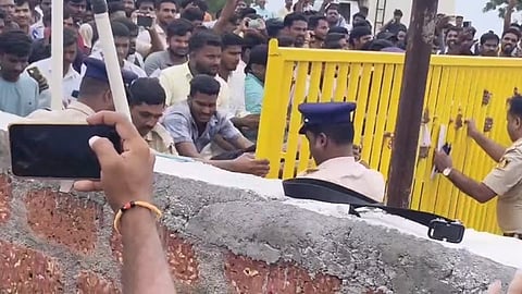 Karnataka: Confusion Over OMR Numbers During Police Constable Exam Leads to Protest 