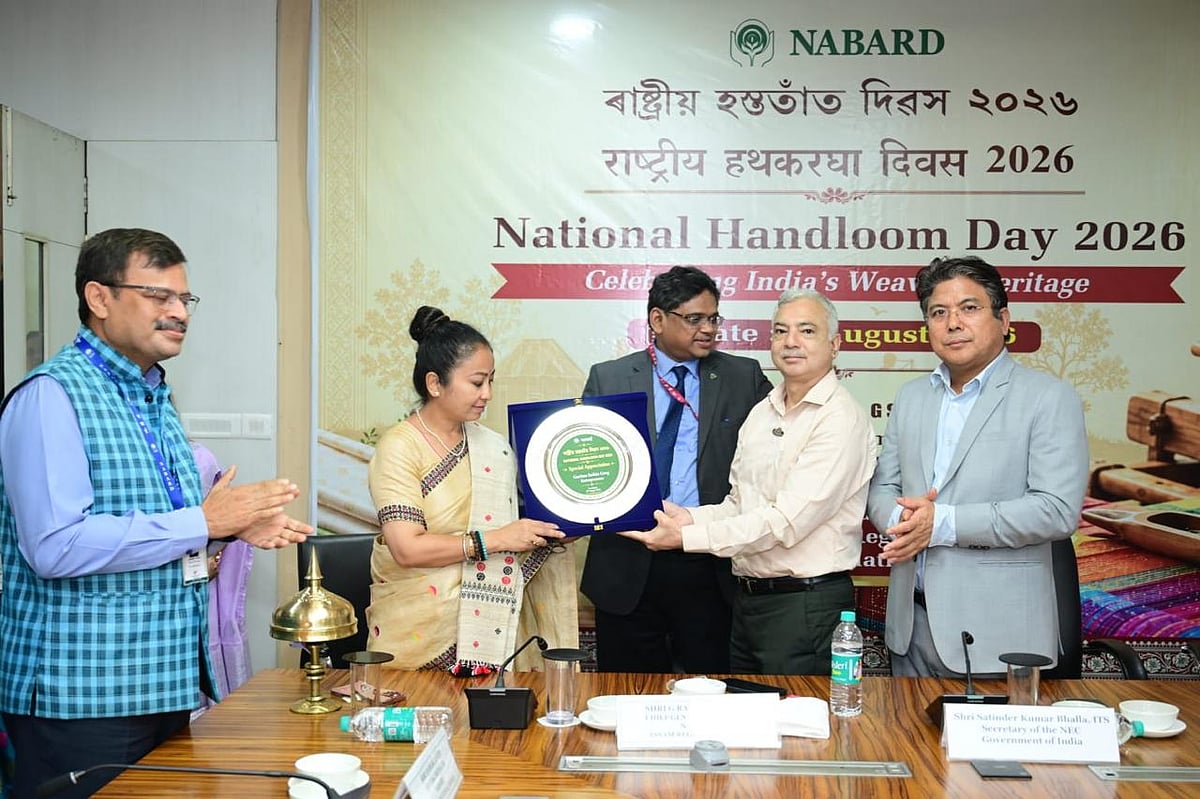 NABARD Marks National Handloom Day in Assam, Felicitates Weavers and Showcases Rural Craft