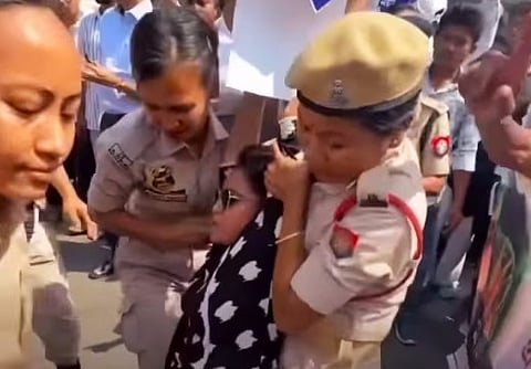 Over 150 detained outside Janata Bhawan as Raijor Dal and student groups form a massive human chain to protest High Court bail decisions and demand a transparent probe.