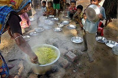Government Issues New Guidelines for Cook-cum-Helpers Under PM POSHAN Scheme