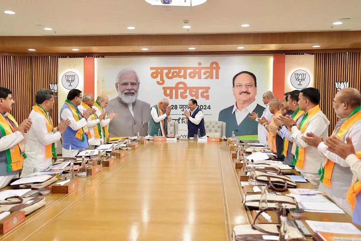 Prime Minister Narendra Modi chairs key BJP meet of Chief Ministers ...